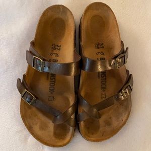Birkenstock Mayari in Metallic Brown size 37